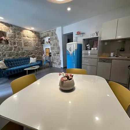 Apartment Old Stoney - Renovated Near Palace *