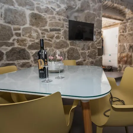 Old Stoney - Renovated Near Palace Split