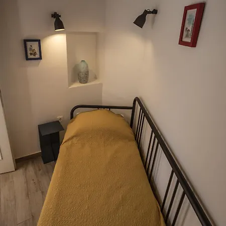Апартаменты Old Stoney - Renovated Near Palace